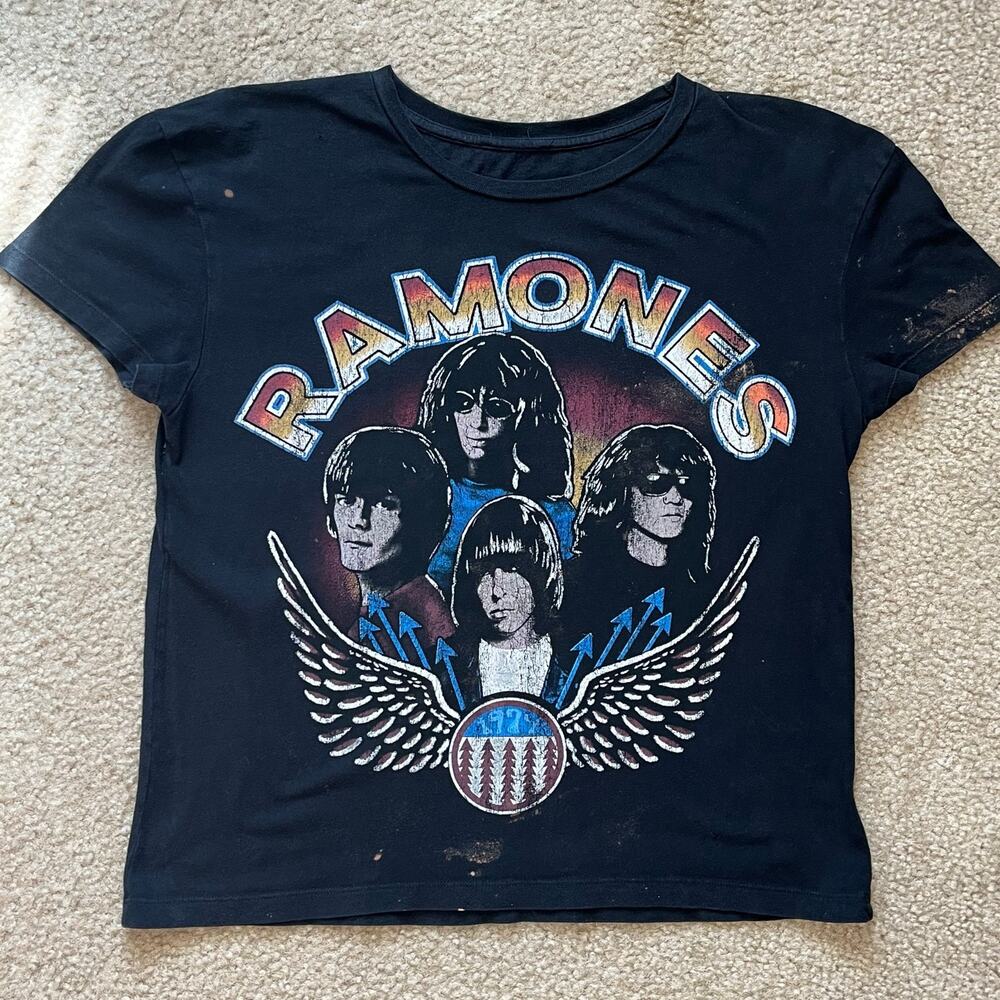 Retro Ramones Band T-Shirt Cropped Graphic Tee Black Size M / L